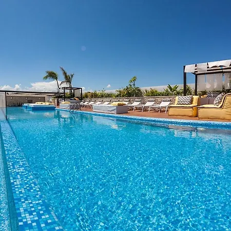 Las Nubes Penthouse