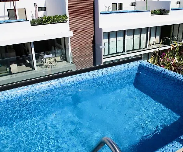 Las Nubes Penthouse *